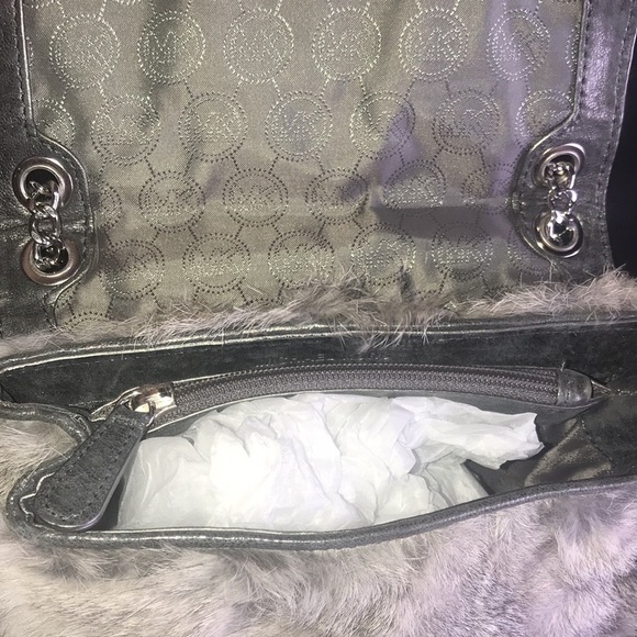 MICHAEL KORS | RARE FLURRY RABBIT FUR AND LEATHER HANDBAG SILVER CHAIN STRAPS* - Picture 4 of 8